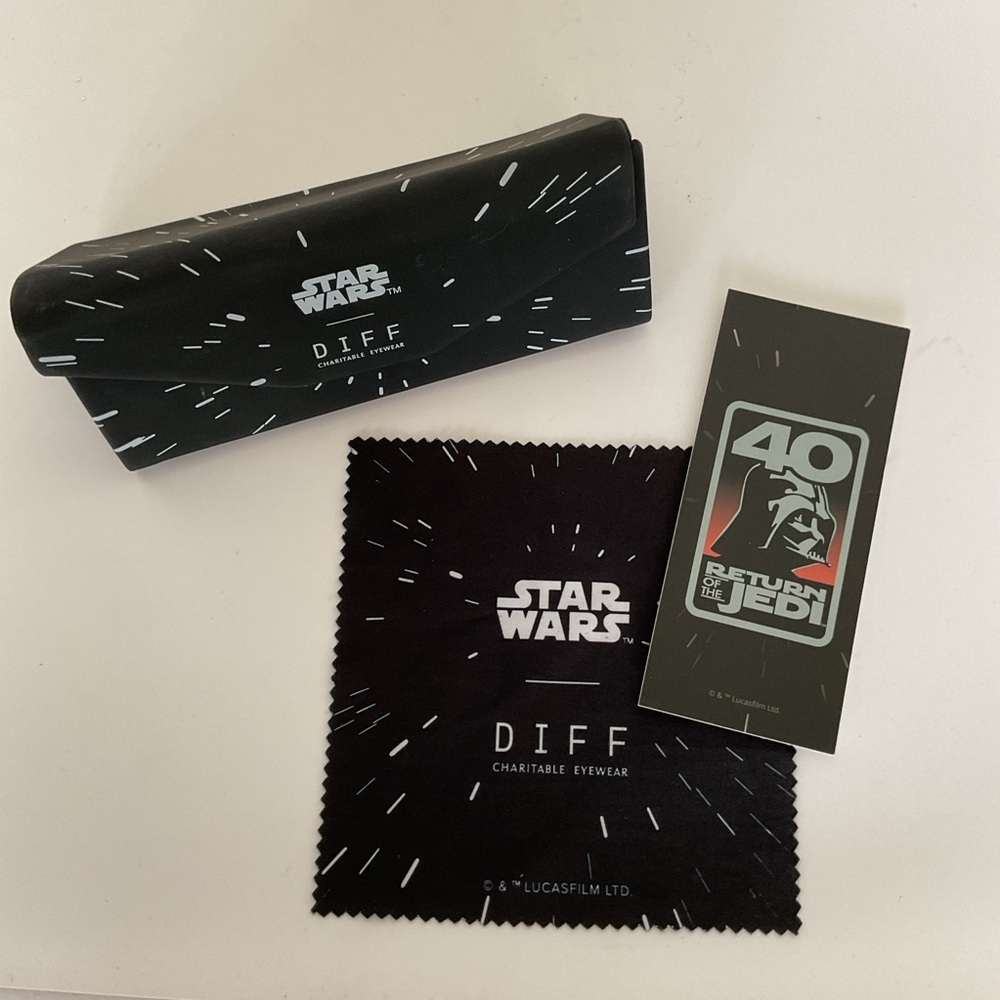 DIFF Star Wars Return of the Jedi sunglasses Case and Cloth NWOT